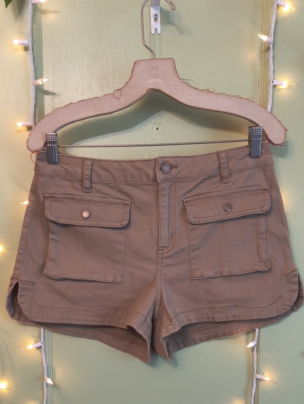 Women's Sincerely Jules Tan Safari Cargo Shorts 7 / 28